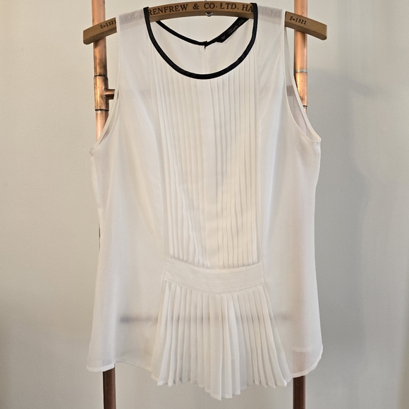 🌷ZARA TRAFALUC White Sheer Pleated Sleeveless Top - Picture 2 of 7